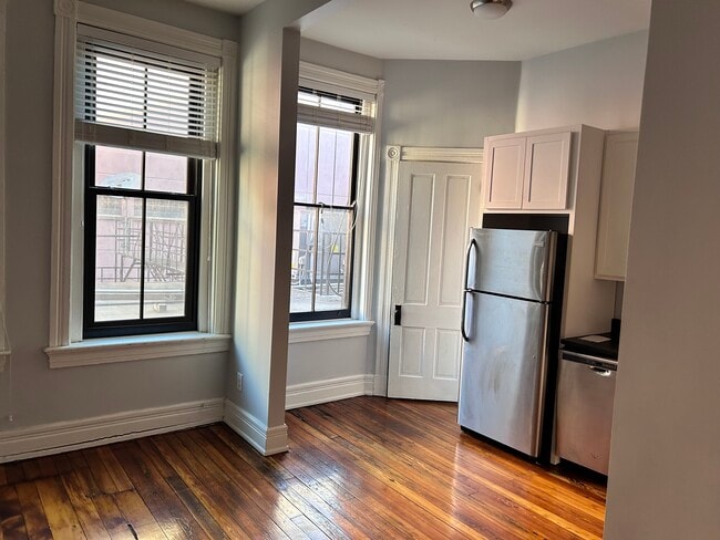 Building Photo - 30 West Court Street