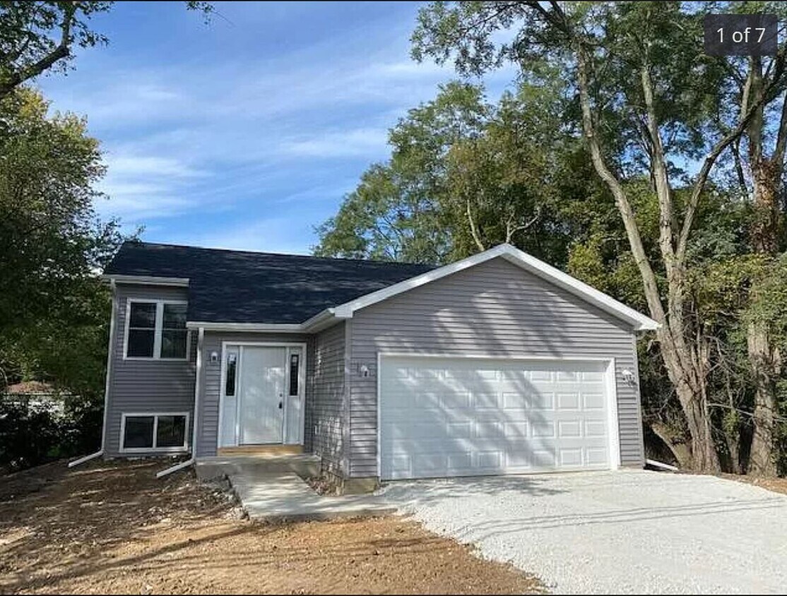 Primary Photo - 26888 99th St
