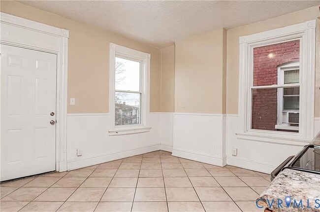 Building Photo - 819 Chimborazo Blvd