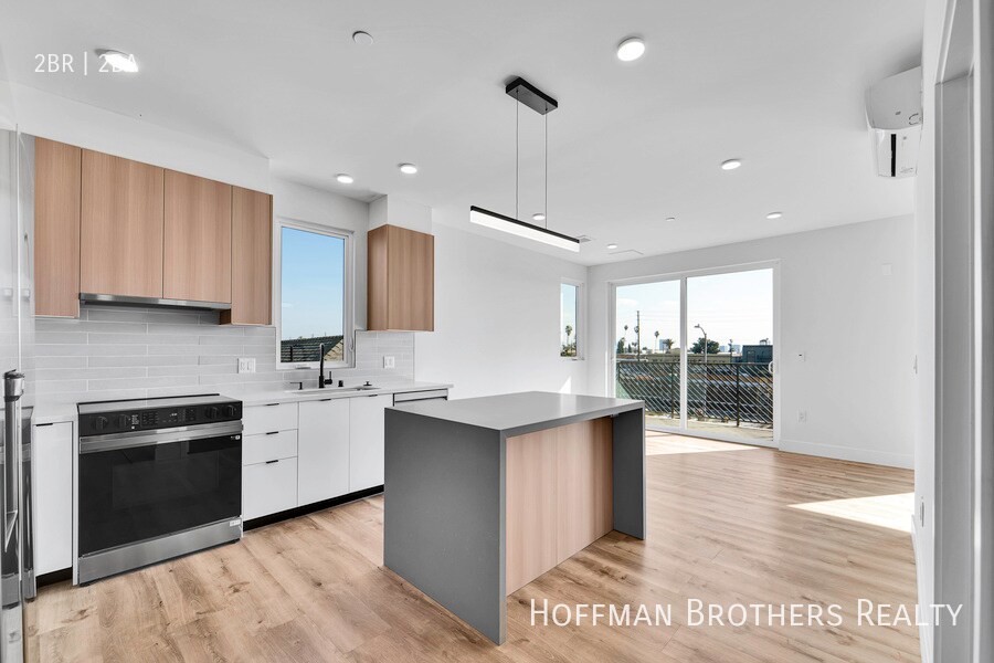 Foto principal - 5657 Virginia Ave Los Angeles, CA 90038