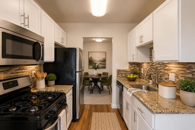 Building Photo - Chesapeake Glen Apartment Homes