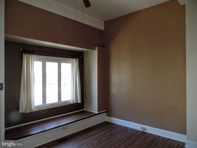 Building Photo - 512 Richey Ave