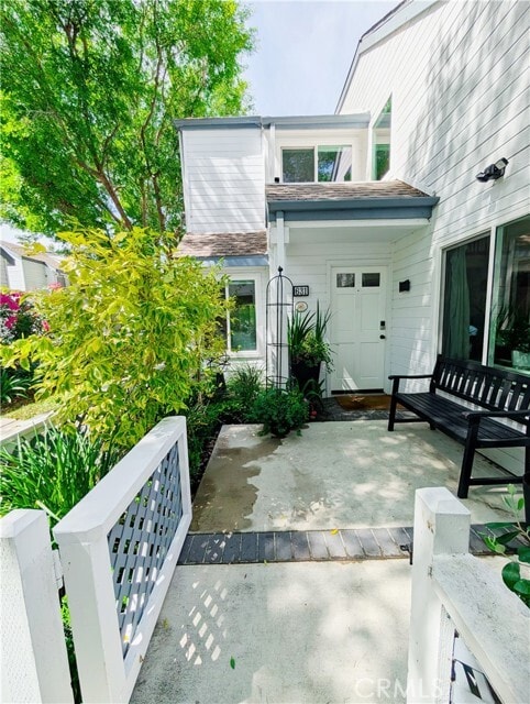 Foto del edificio - 631 Springbrook N