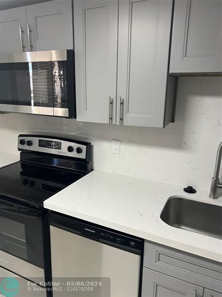 Foto del edificio - 8705 NW 38th Dr