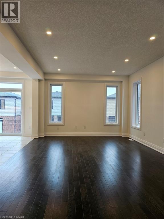 Building Photo - 564 Balsam Poplar St