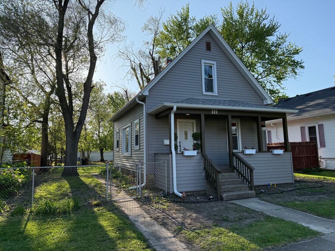 Primary Photo - 223 S Wabash Ave