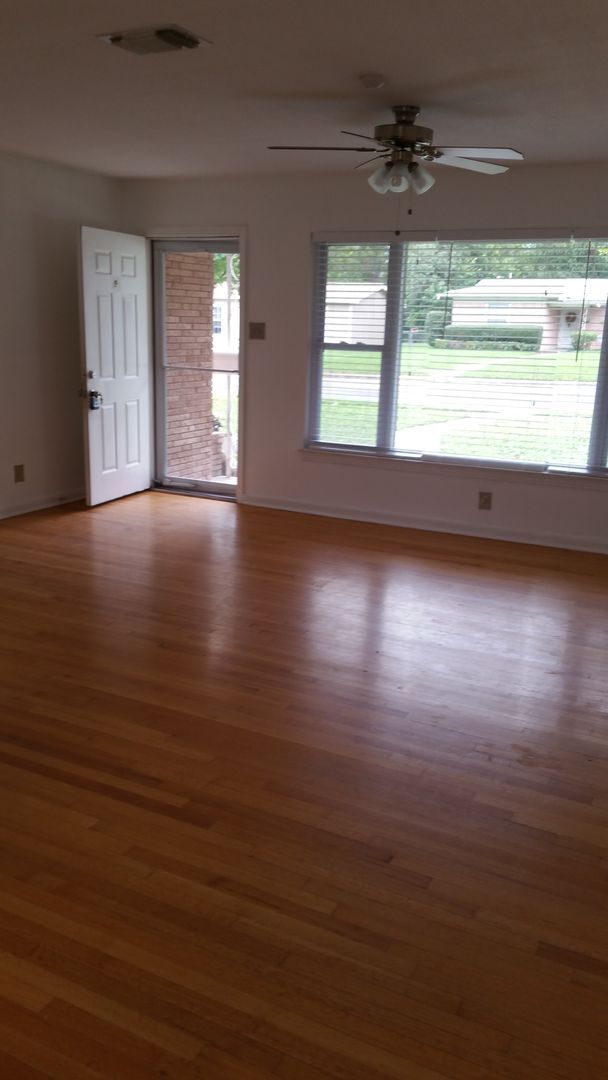 Foto del edificio - 311 Waxwood Ln