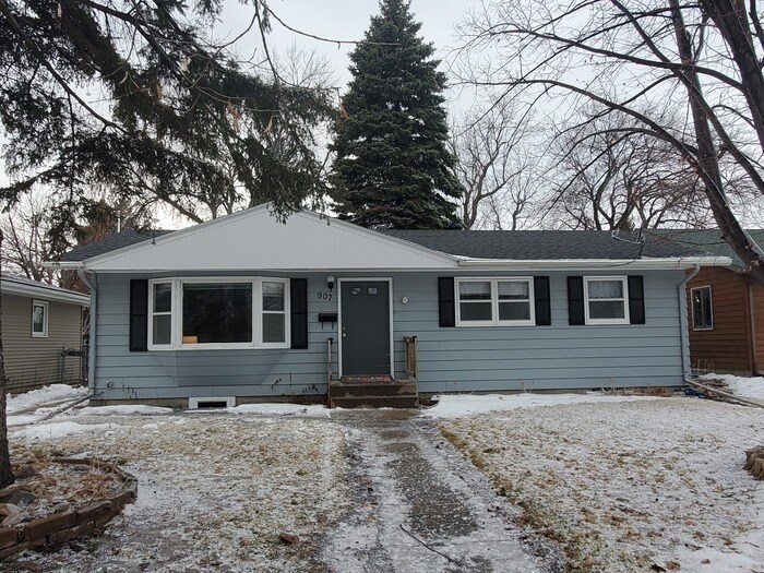 Primary Photo - 907 N 26th St