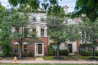 Building Photo - 102 Vista Knoll Dr