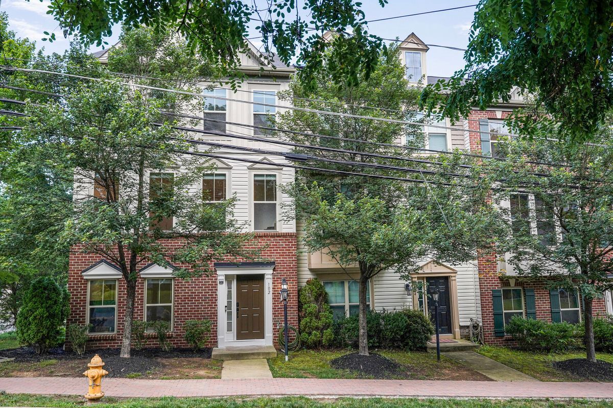 Foto principal - 102 Vista Knoll Dr