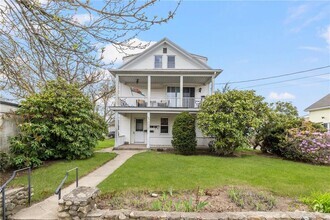 Building Photo - 1561 Cranston St