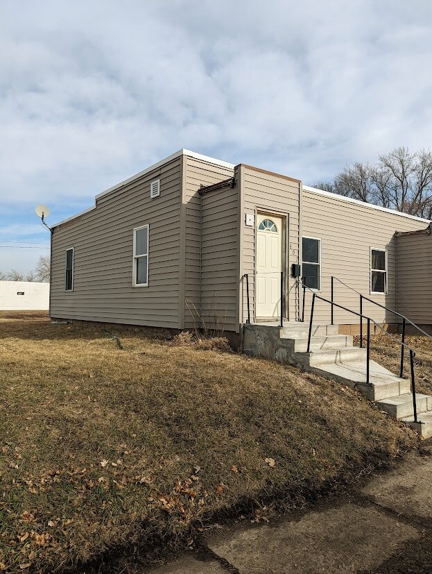 Foto principal - 407 E 6th St