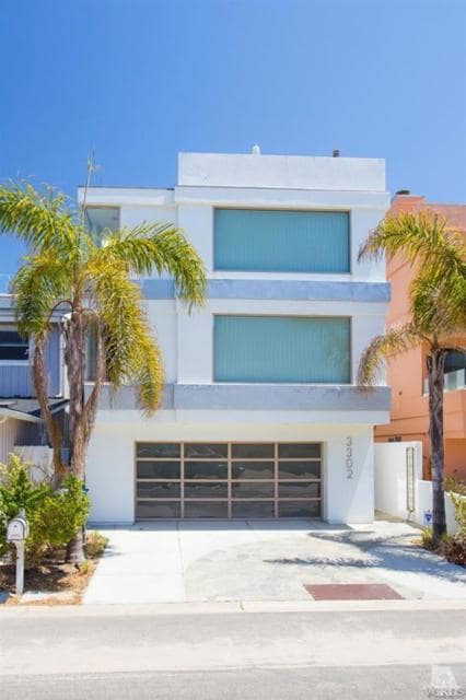 Building Photo - 3302 Ocean Dr