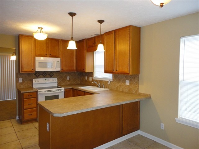 Building Photo - 1647 Farm Meadow Drive