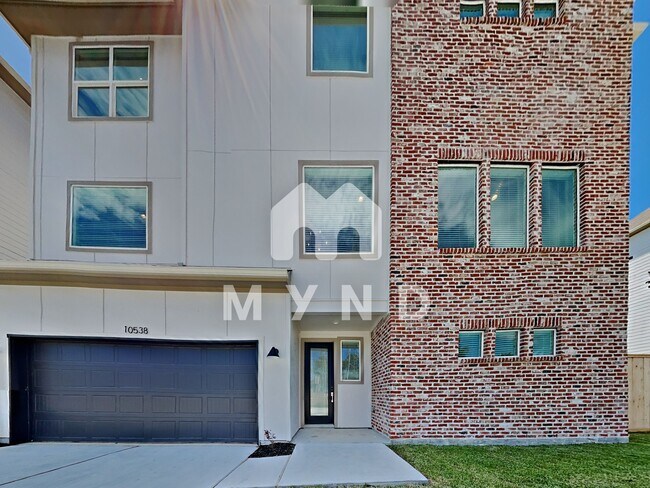 Building Photo - 10538 Executive Lake Dr