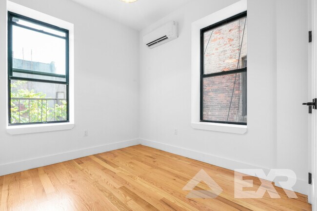 Building Photo - 1330 St Johns Pl