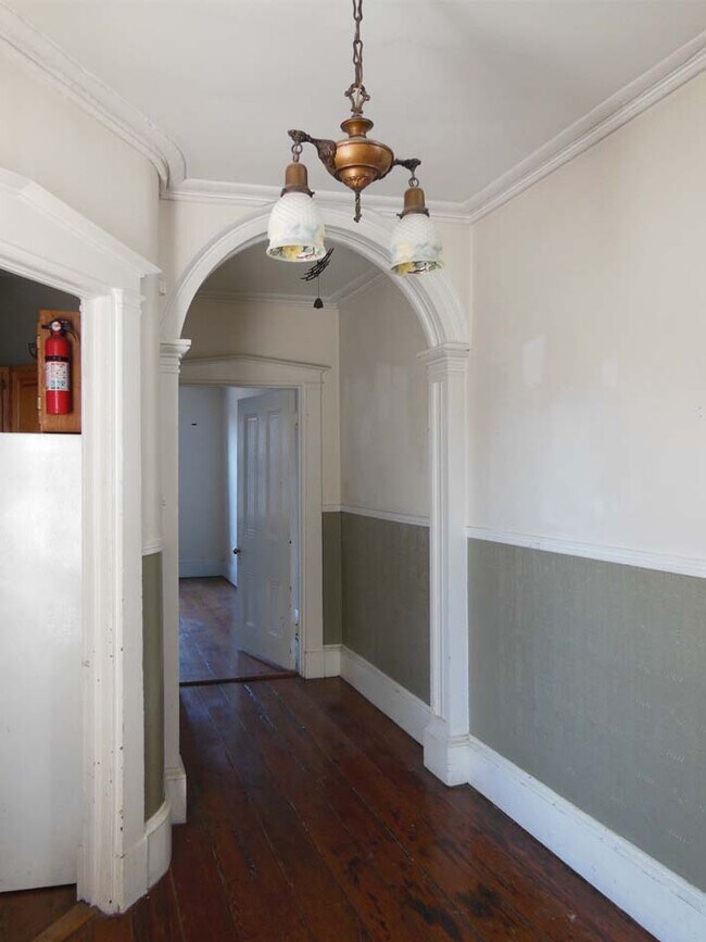 Foto del edificio - 421 Fairmount Ave