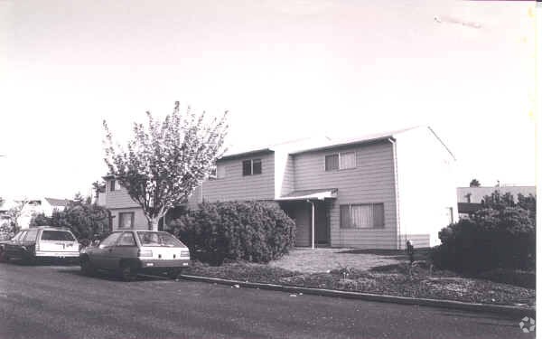 Primary Photo - 1945 NE Hillaire Dr