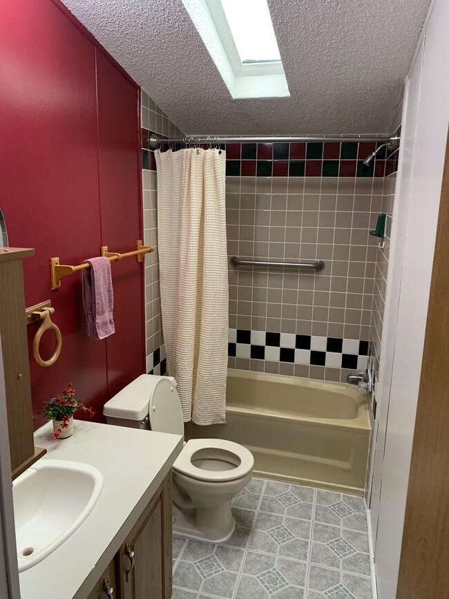 Building Photo - 11680 Bluebird Dr