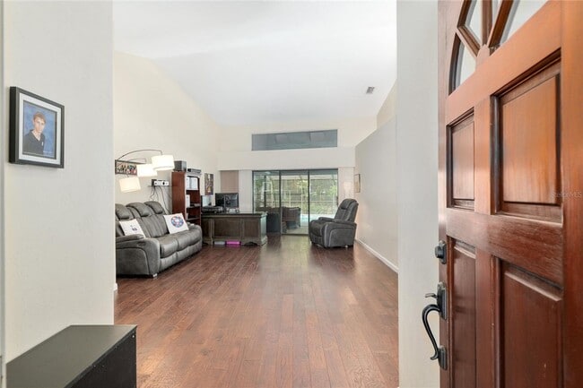 Building Photo - Beautiful Home in Landmark Woods