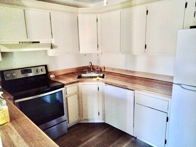 Foto del edificio - 4956 Sable Pine Cir