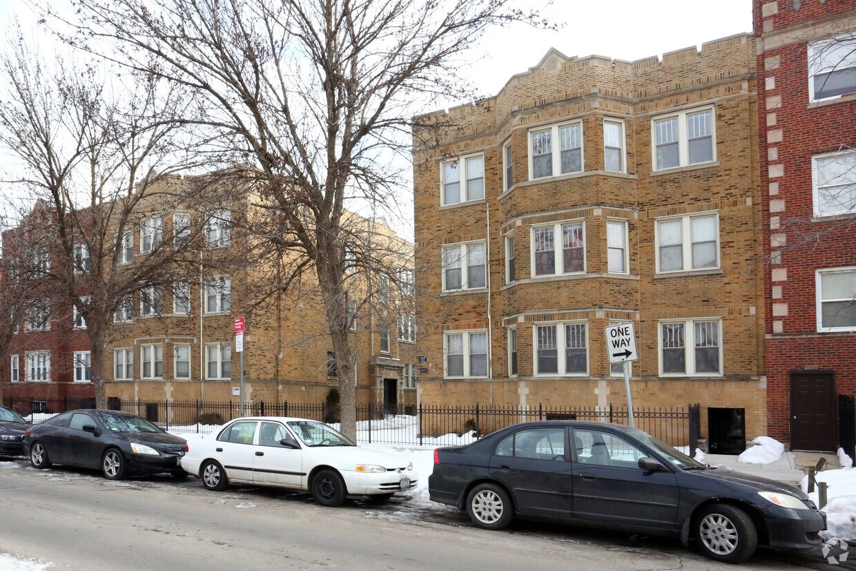 Primary Photo - 4817-4823 N Wolcott Ave