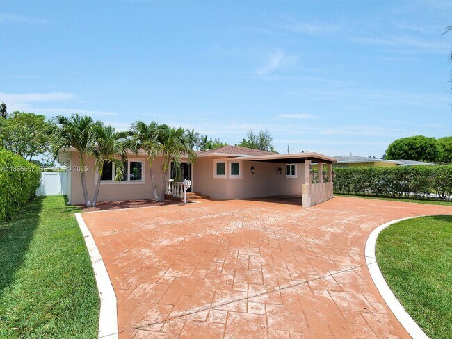 Foto del edificio - 3141 Hollywood Blvd