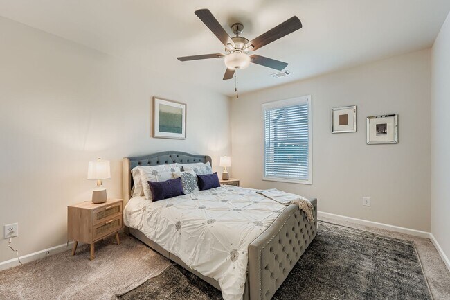 Foto del edificio - 121 Pyrus Ln