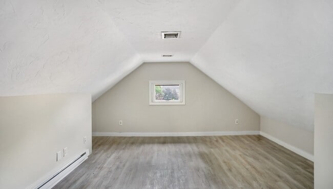 Building Photo - 64 Arnold St