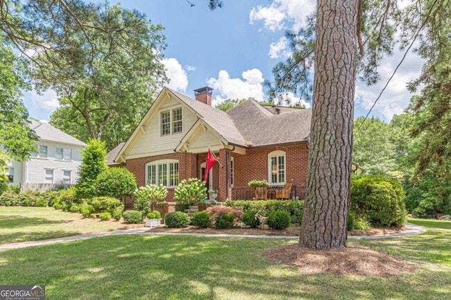 Foto del edificio - 1878 Cambridge Ave