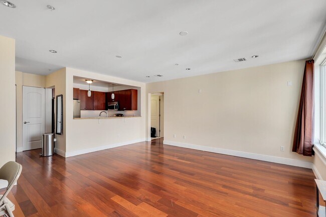 Building Photo - 34-40-40 48th St