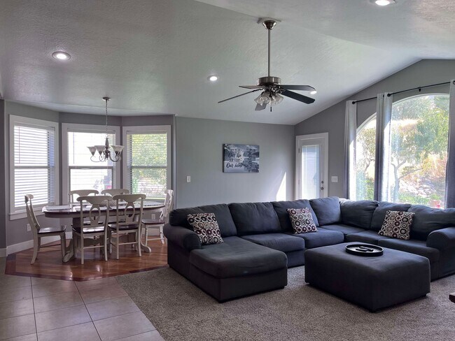 Foto del edificio - 639 S Appaloosa Cir