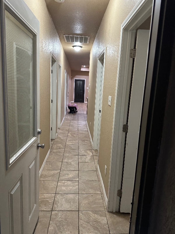 Building Photo - 1019 Tesoro Hills