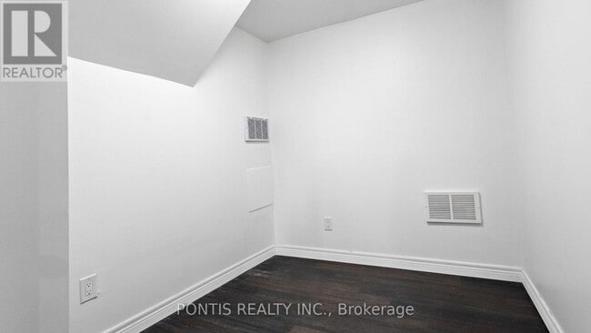 Building Photo - 22 Mercer Avenue