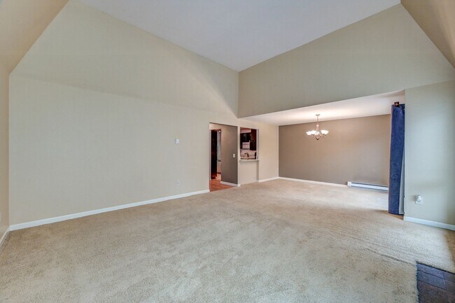 Foto del edificio - Cozy Condo, Smack-dab in the Middle of Bellevue