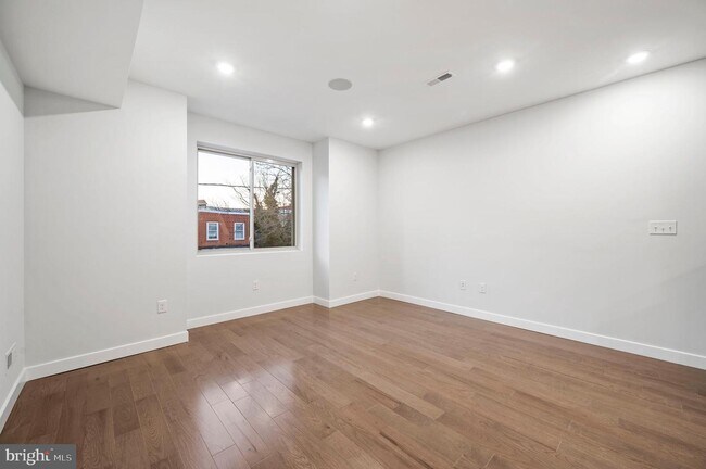 Foto del edificio - 2156 N 8th St