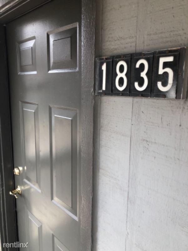 Foto principal - 1835 Brewster Creek Rd