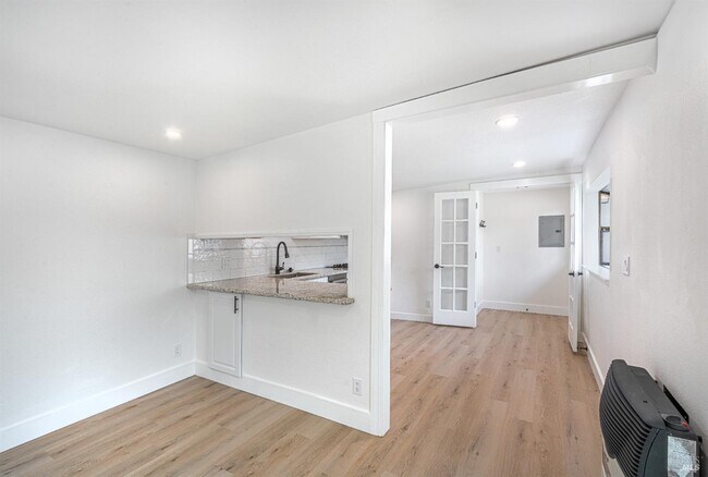 Foto del edificio - 810 Brush Creek Rd