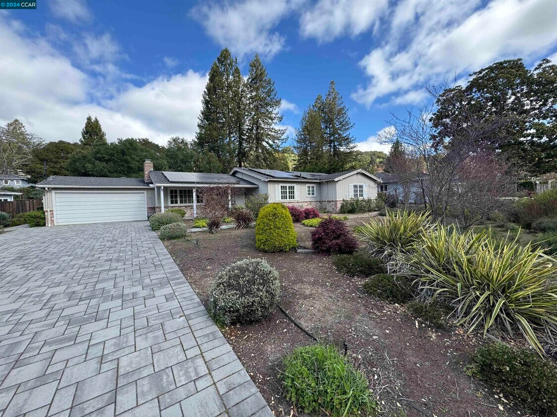 Foto principal - 111 Lombardy Ln