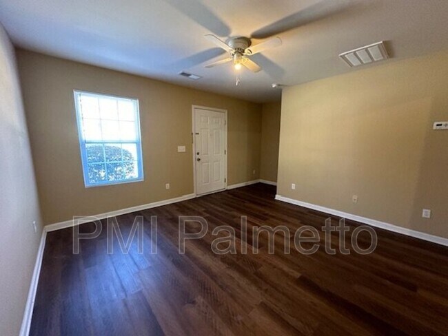 Building Photo - 1651 Horseshoe Dr