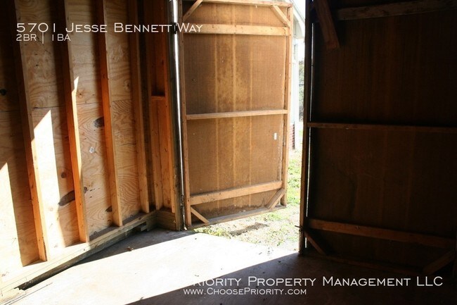 Building Photo - 5701 Jesse Bennett Way