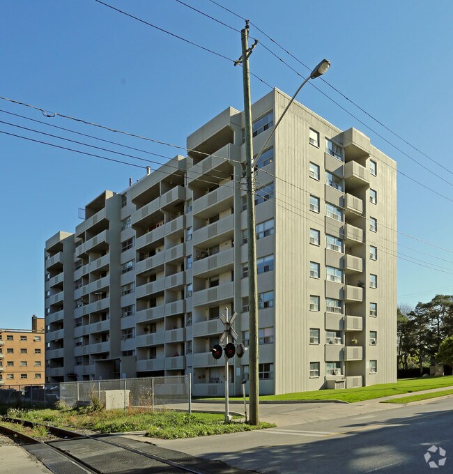 Photo du bâtiment - Gage Park Manor