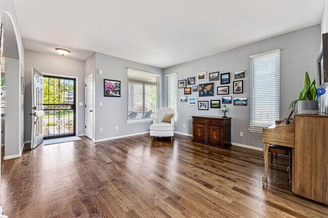 Building Photo - Beautiful Home in Morrison!