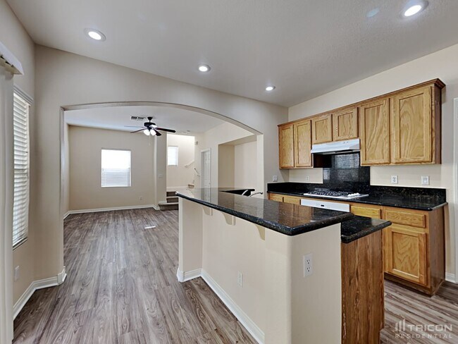 Foto del edificio - 5396 Flowing Spring St