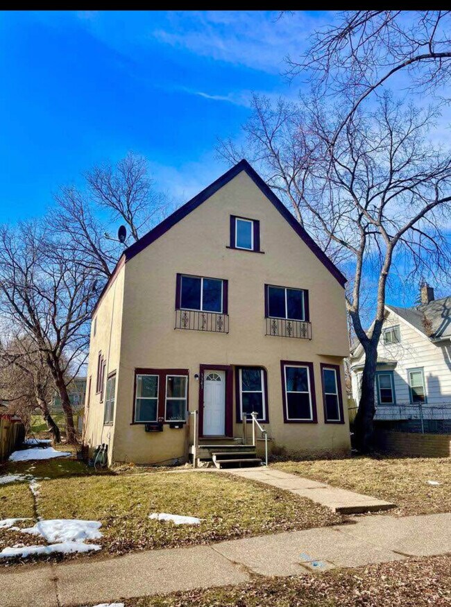 Building Photo - 3343 N 6th St