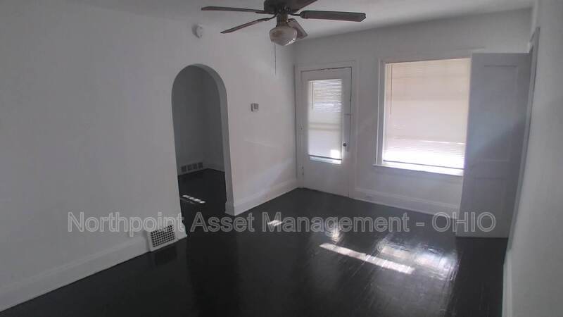 Foto del edificio - 883 Alhambra Rd