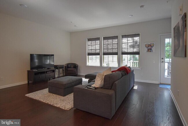 Foto del edificio - 117 Locks Farm Ln