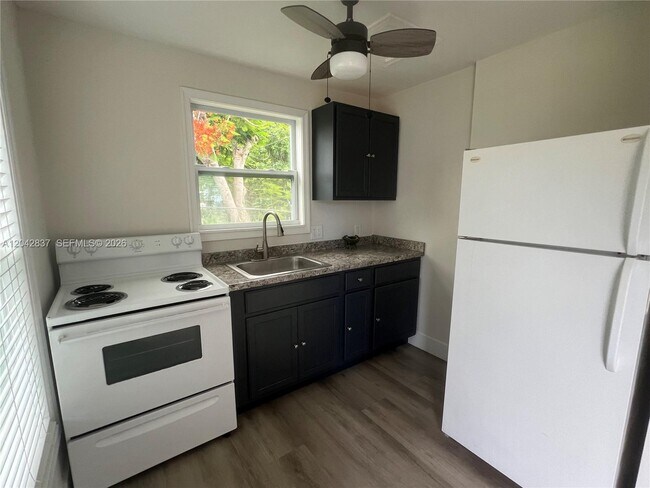 Foto del edificio - 161 NW 6th St