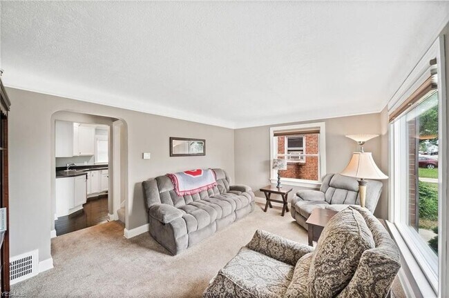 Foto del edificio - 3419 Grovewood Ave