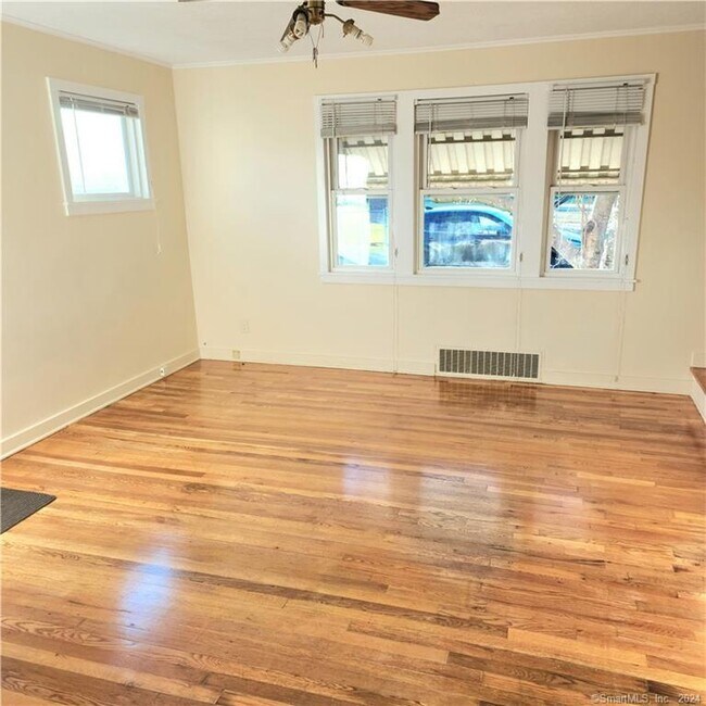 49 Jacobs Rd, Berlin, CT 06037 Room for Rent in Berlin, CT